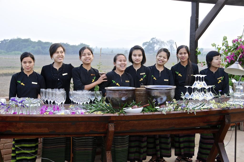 Thanakha Inle Hotel Nyaung Shwe Esterno foto