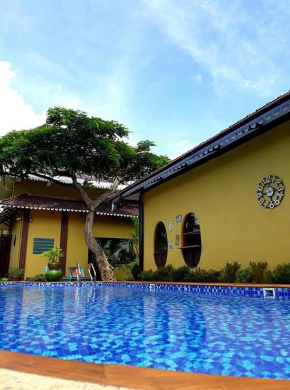 Thanakha Inle Hotel Nyaung Shwe Esterno foto